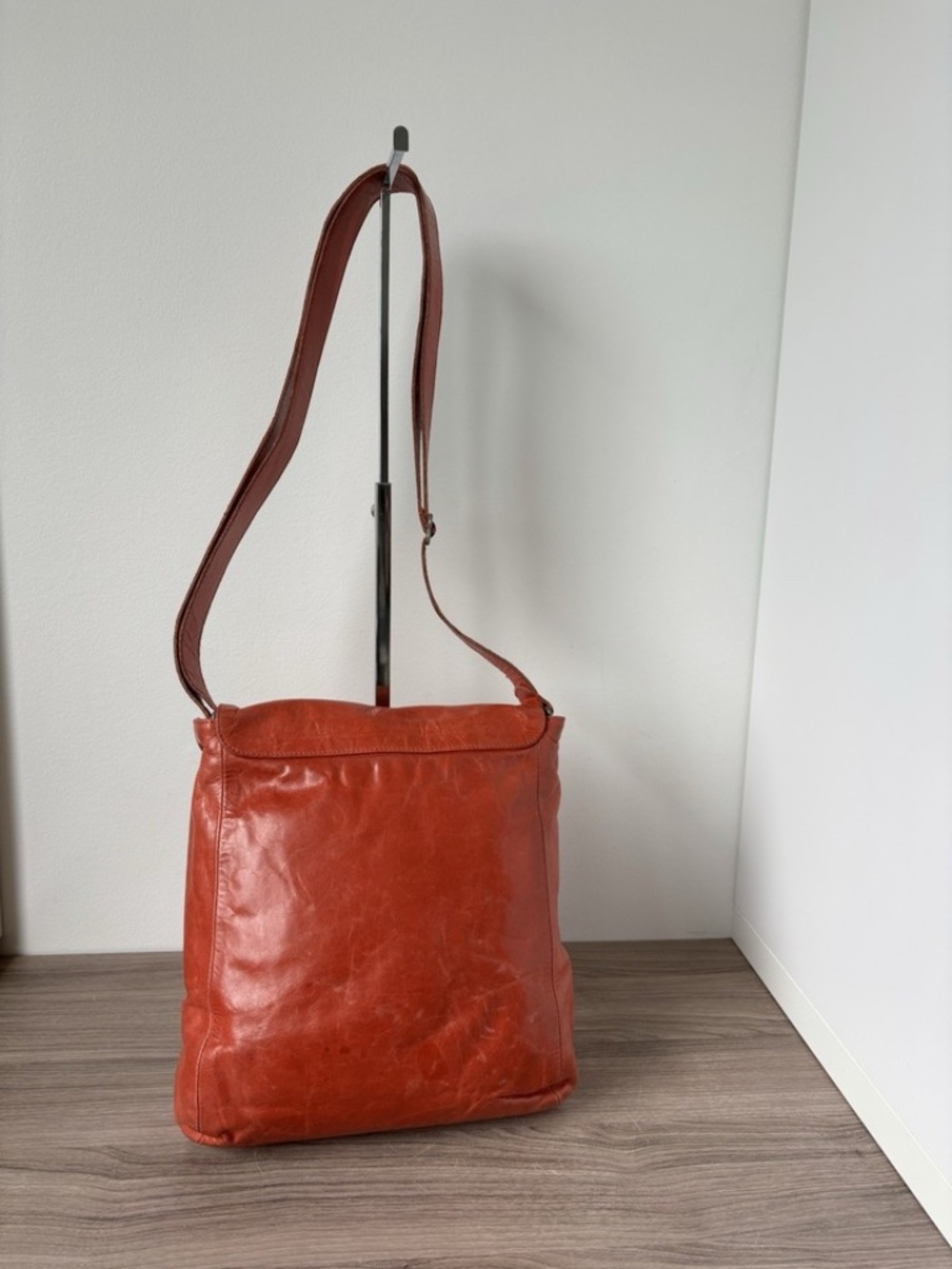 M0851 Crossboy 100% Leather Orange Made In Canada Authentic ❤️  thefashionseller - Picture 2 of 8